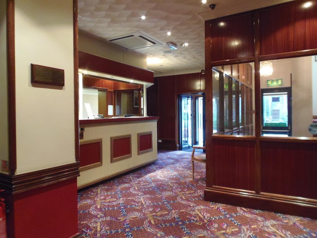 Lakeside Continental Hotel แคมเบอร์ลีย์ ภายนอก รูปภาพ